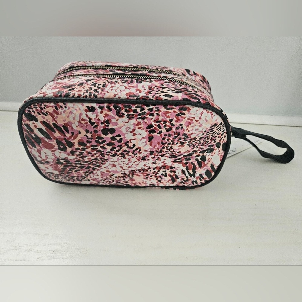 Nicole Miller pink and black cosmetic travel case with zipper closure and handle - Picture 2 of 7